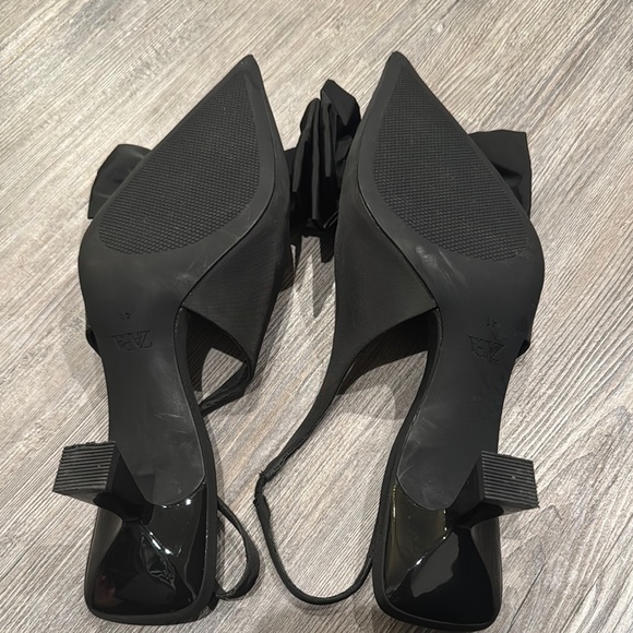 Zara Women's Black Bow Slingback Heels - Picture 3 of 3